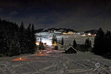 Laternen- und Lichterwege mit Hund: Die Schweiz erleben