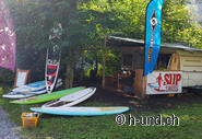 SUP-Station am Walensee, direkt beim Campingplatz Gäsi.