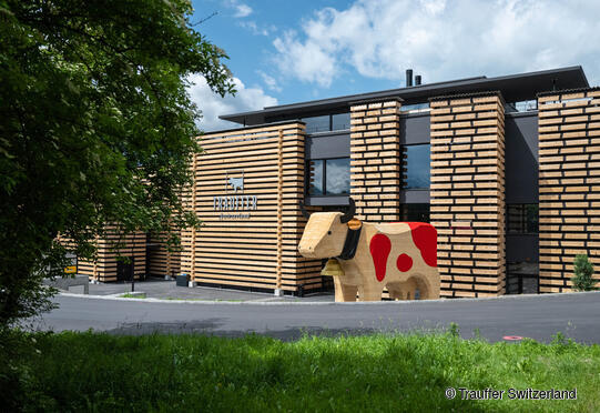 Trauffer, monde de l'aventure & hôtel de planches