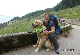 Danielle mit Biora auf dem Rebenweg