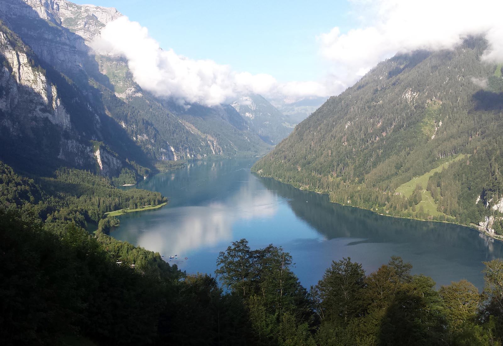 Round hike Glarus Klöntalersee